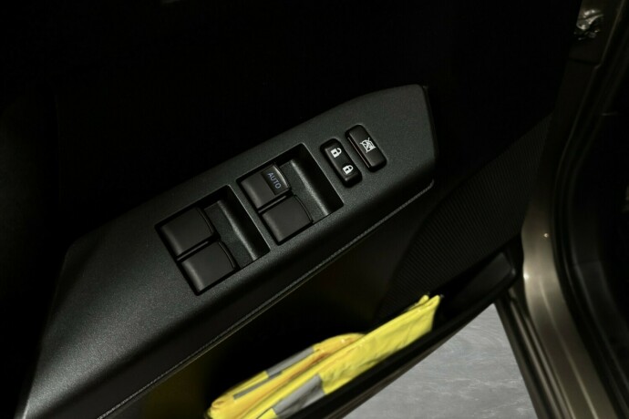 toyota-rav4-elektrisitetbensin-2018-big-17