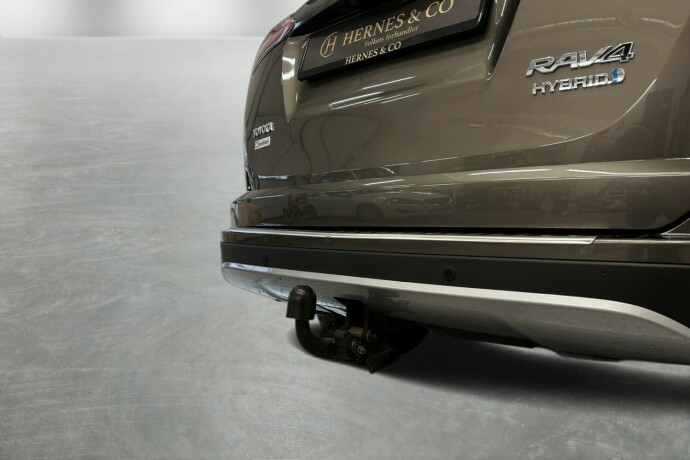 toyota-rav4-elektrisitetbensin-2018-big-7