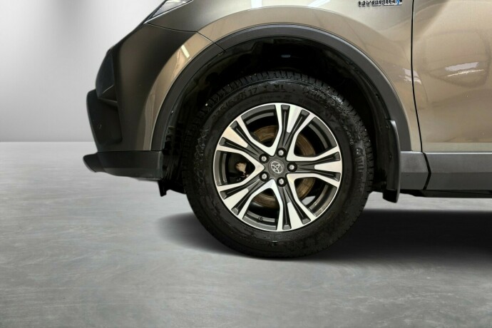 toyota-rav4-elektrisitetbensin-2018-big-3