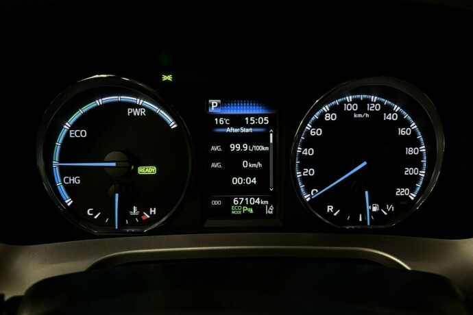 toyota-rav4-elektrisitetbensin-2018-big-14