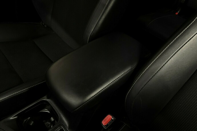 toyota-rav4-elektrisitetbensin-2018-big-28