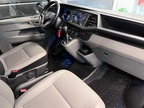 volkswagen-transporter-diesel-2024-big-13