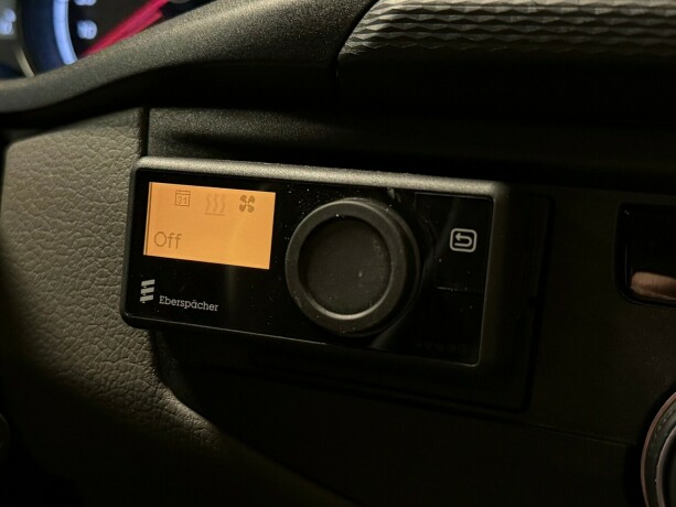 volkswagen-transporter-diesel-2024-big-17