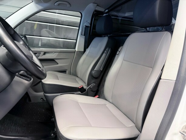 volkswagen-transporter-diesel-2024-big-11