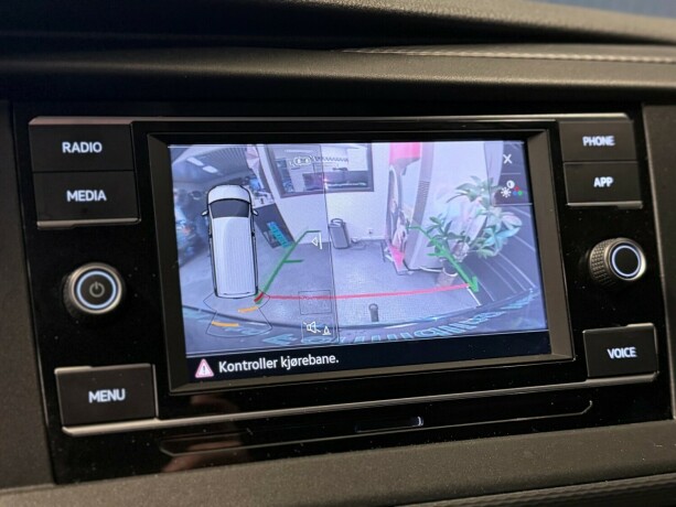 volkswagen-transporter-diesel-2024-big-20