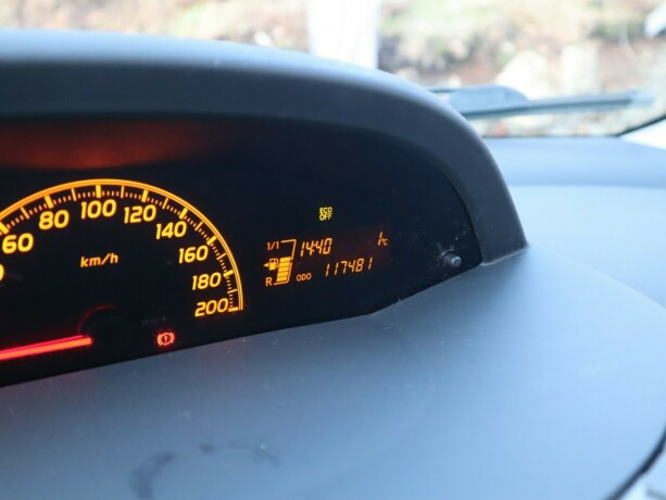 toyota-yaris-bensin-2011-big-16