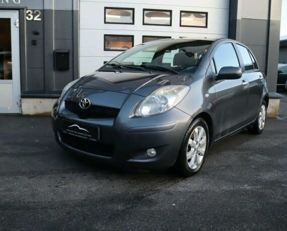 toyota-yaris-bensin-2011-big-2