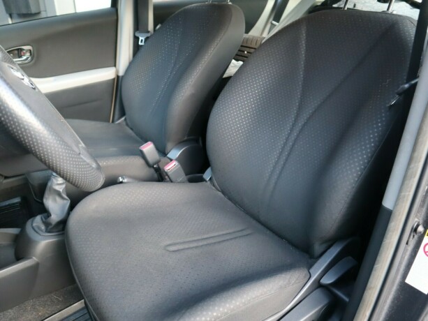 toyota-yaris-bensin-2011-big-7