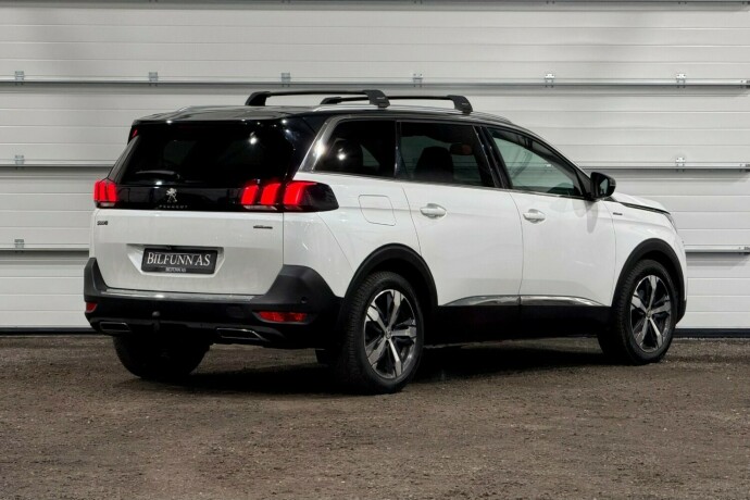 peugeot-5008-diesel-2018-big-2