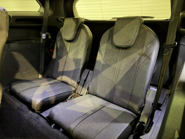 peugeot-5008-diesel-2018-big-12