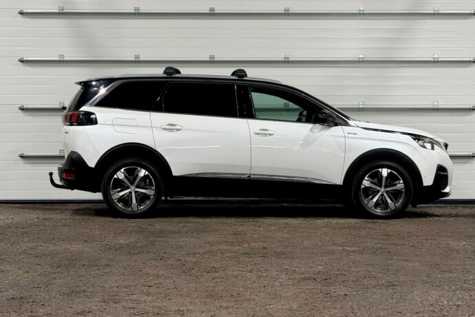 peugeot-5008-diesel-2018-big-1