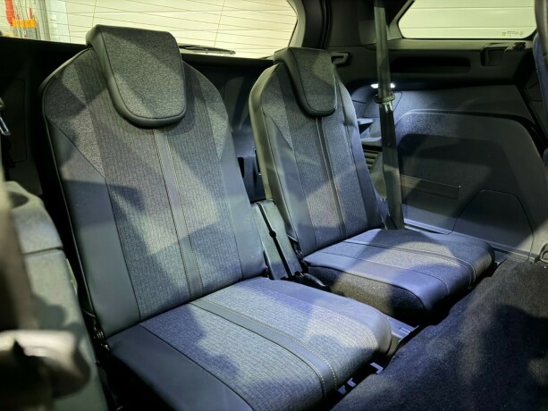 peugeot-5008-diesel-2018-big-13