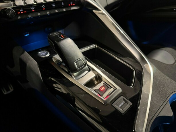 peugeot-5008-diesel-2018-big-30