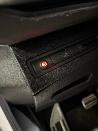 peugeot-5008-diesel-2018-big-32