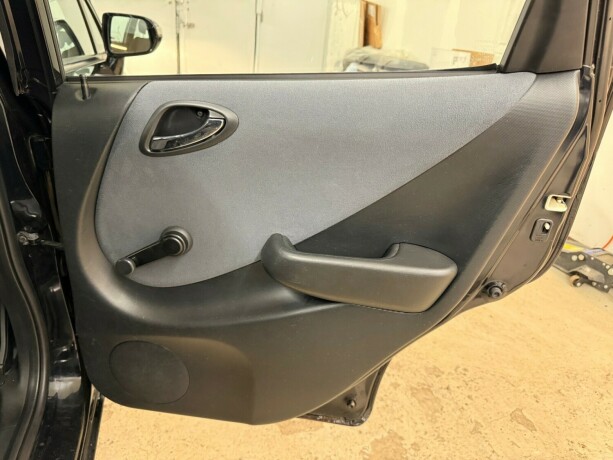 honda-jazz-bensin-2007-big-17