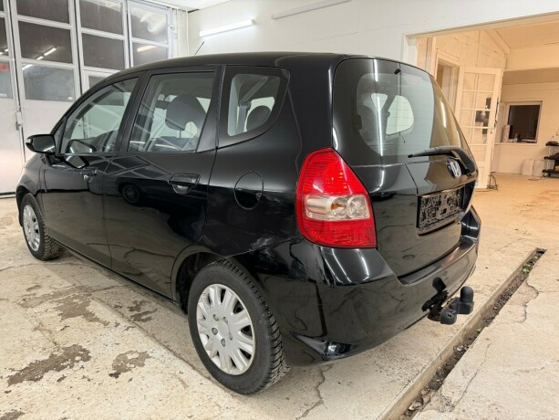 honda-jazz-bensin-2007-big-5