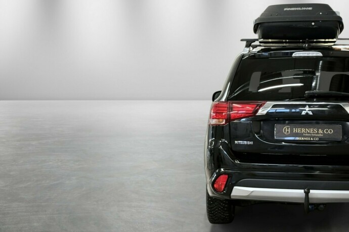 mitsubishi-outlander-elektrisitetbensin-2016-big-9