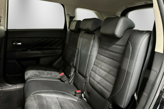 mitsubishi-outlander-elektrisitetbensin-2016-big-30