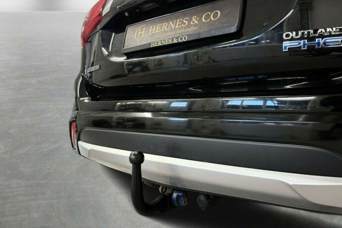 mitsubishi-outlander-elektrisitetbensin-2016-big-7