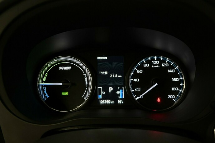 mitsubishi-outlander-elektrisitetbensin-2016-big-19