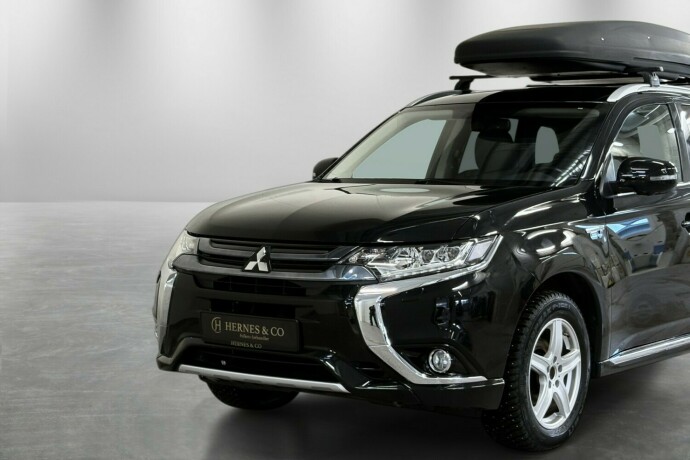 mitsubishi-outlander-elektrisitetbensin-2016-big-1