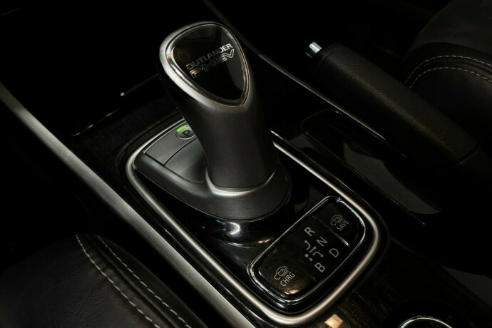 mitsubishi-outlander-elektrisitetbensin-2016-big-23