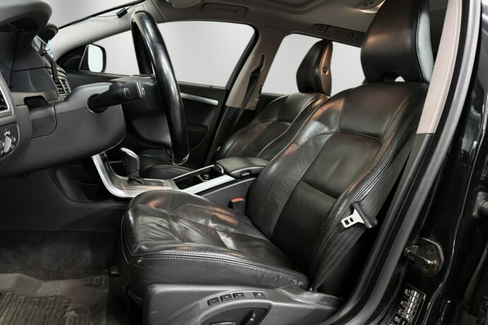 volvo-xc-70-diesel-2013-big-16