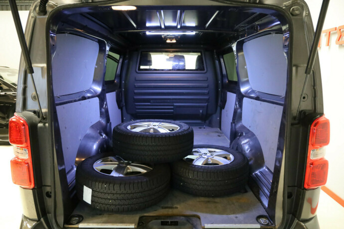 peugeot-expert-diesel-2021-big-11