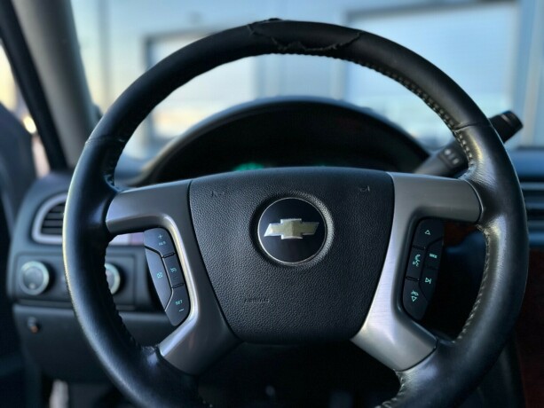 chevrolet-tahoe-bensin-2014-big-22