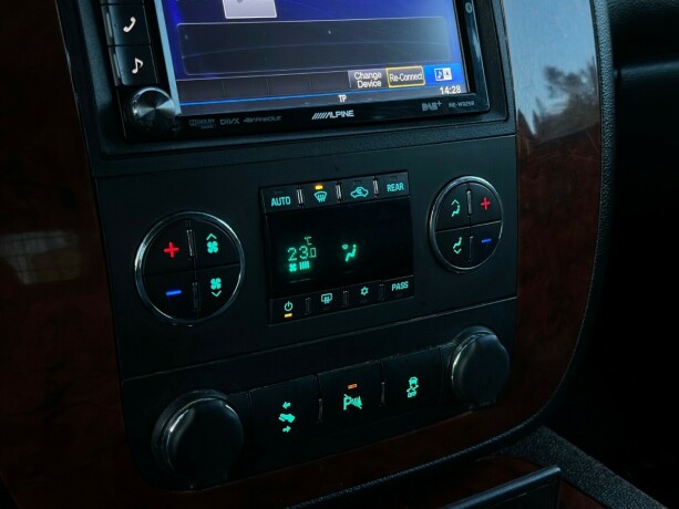 chevrolet-tahoe-bensin-2014-big-20