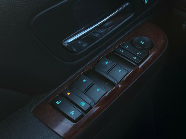 chevrolet-tahoe-bensin-2014-big-25