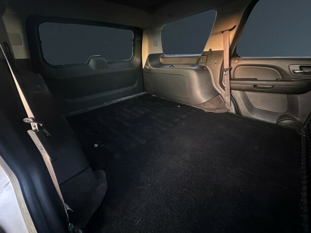 chevrolet-tahoe-bensin-2014-big-16