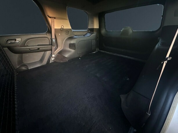 chevrolet-tahoe-bensin-2014-big-15