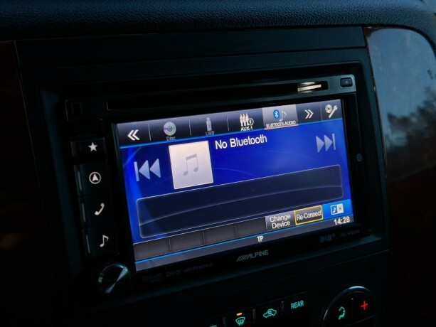 chevrolet-tahoe-bensin-2014-big-21