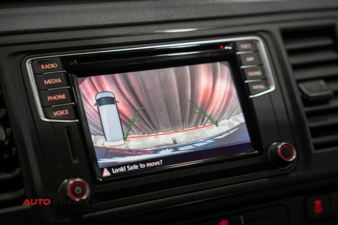 volkswagen-transporter-diesel-2018-big-33