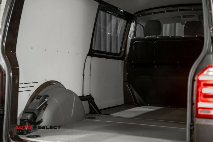 volkswagen-transporter-diesel-2018-big-10