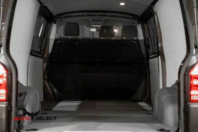 volkswagen-transporter-diesel-2018-big-9