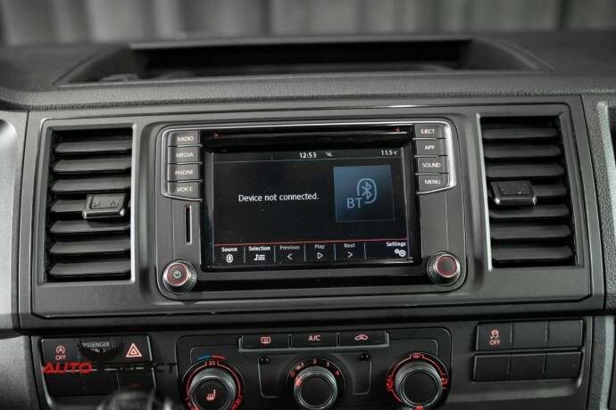 volkswagen-transporter-diesel-2018-big-29