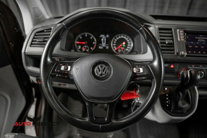 volkswagen-transporter-diesel-2018-big-21