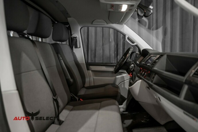 volkswagen-transporter-diesel-2018-big-15