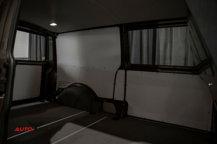 volkswagen-transporter-diesel-2018-big-13