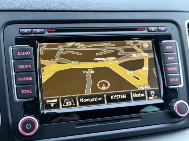 volkswagen-sharan-diesel-2011-big-18