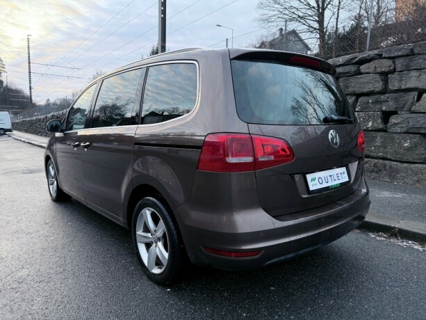 volkswagen-sharan-diesel-2011-big-2
