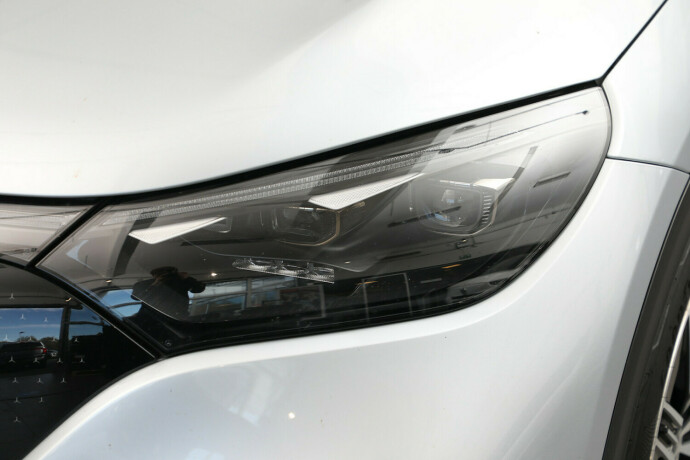 mercedes-benz-eqe-suv-elektrisitet-2023-big-36