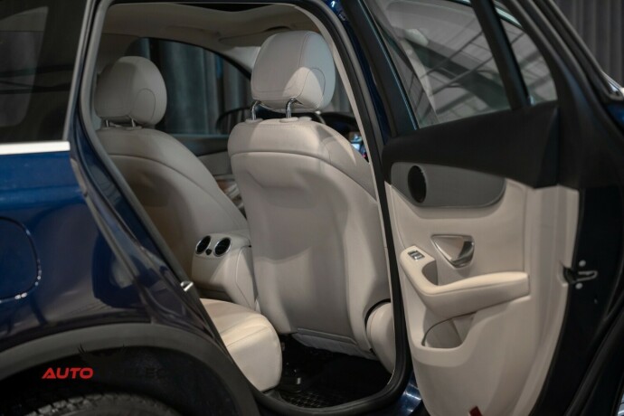 mercedes-benz-glc-elektrisitetbensin-2016-big-12