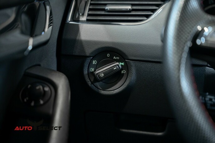 skoda-octavia-rs-diesel-2016-big-18