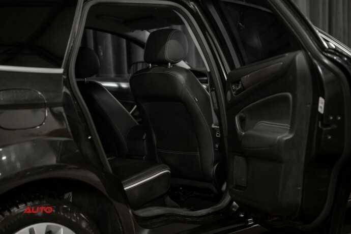 ford-mondeo-diesel-2012-big-10