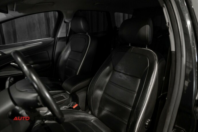 ford-mondeo-diesel-2012-big-24