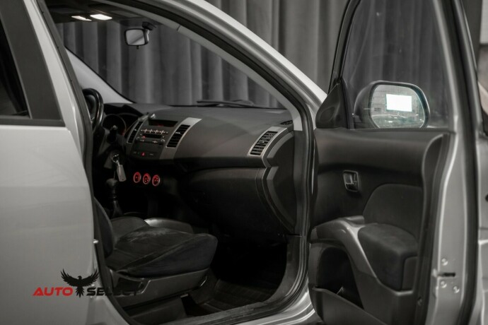 mitsubishi-outlander-diesel-2008-big-13