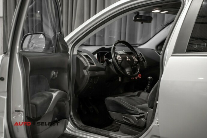 mitsubishi-outlander-diesel-2008-big-18